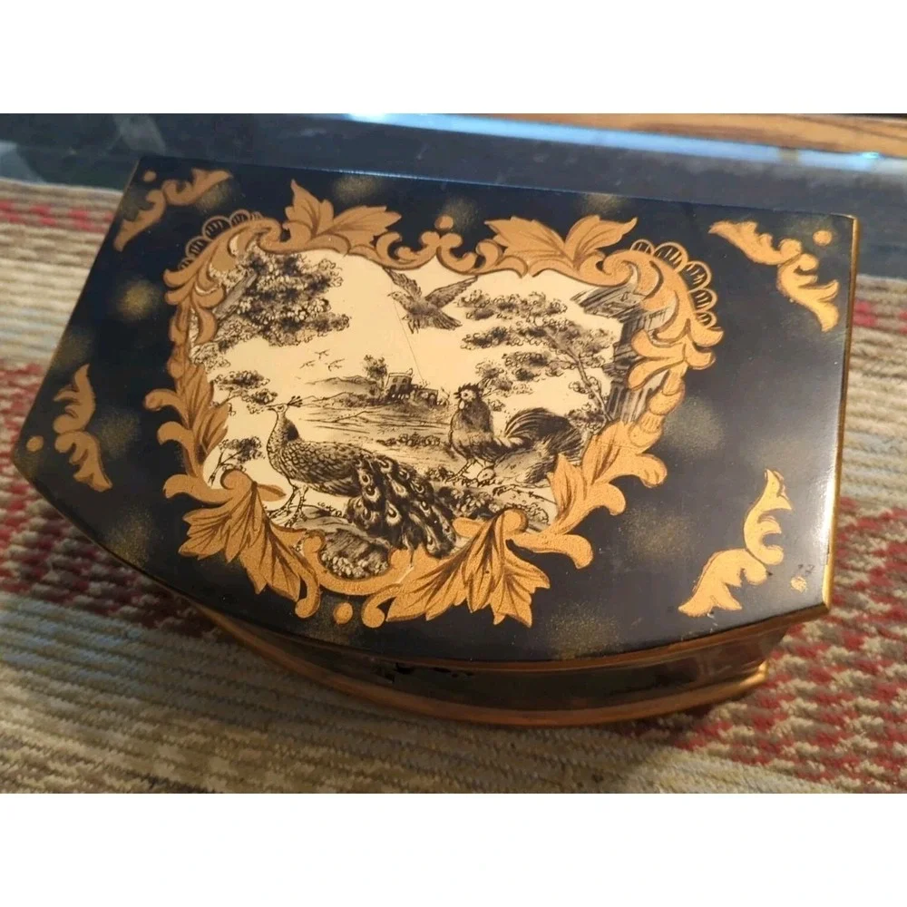 Vintage Jewelry‎ Storage Lacquer Box Peacock Design Very Pretty!